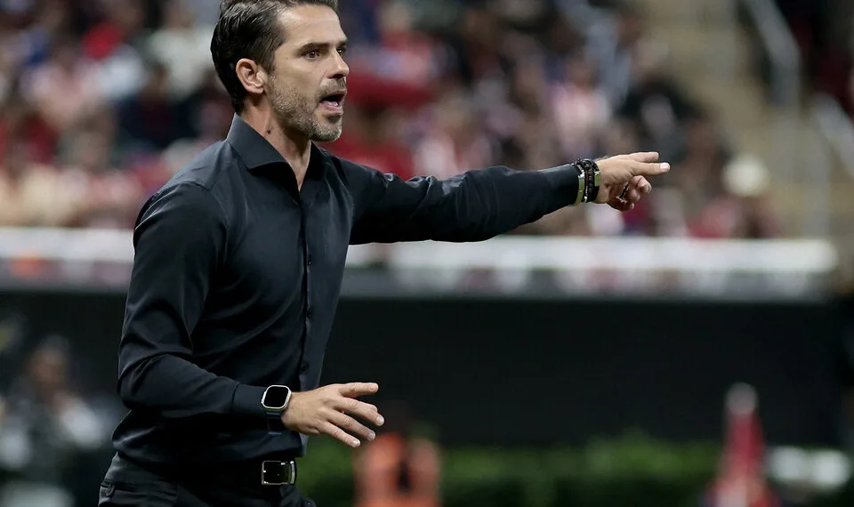 Boca espera por Gago mientras avanza en otros frentes