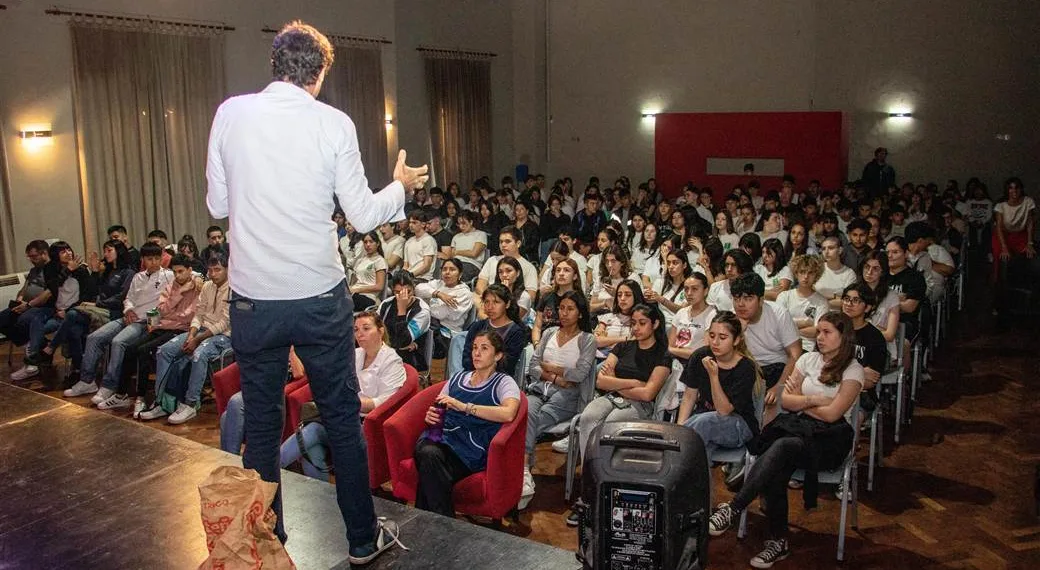 Nueva presentación de la obra de teatro y charla debate que concientiza sobre el acoso laboral