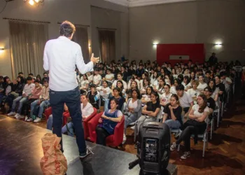Nueva presentación de la obra de teatro y charla  debate que concientiza sobre el acoso laboral