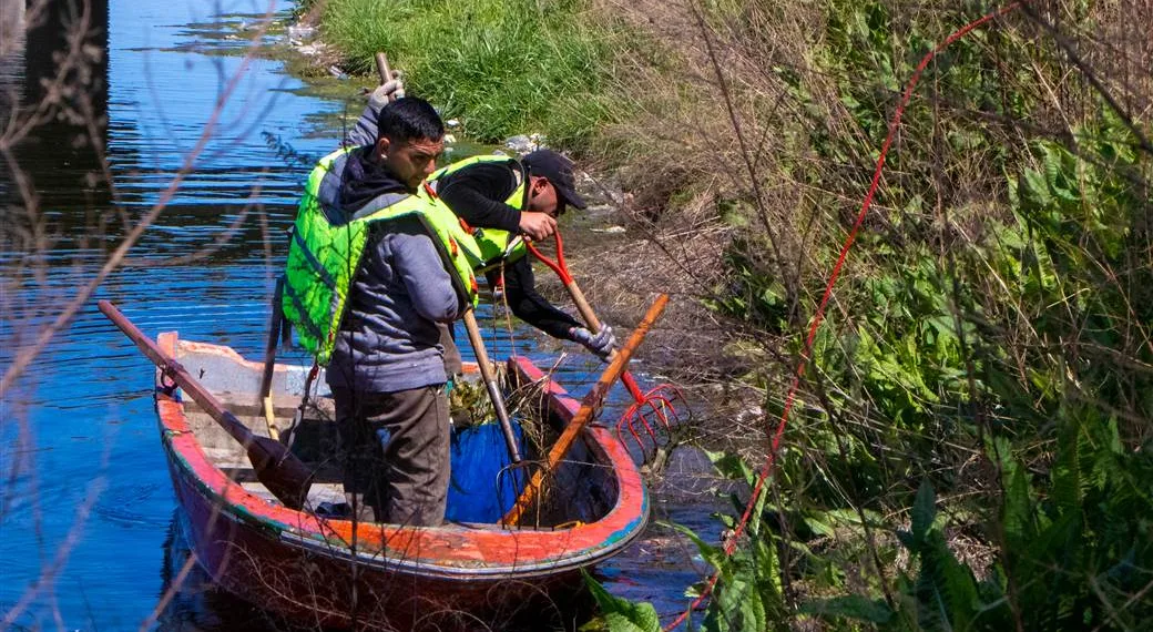Intensos operativos de limpieza y mantenimiento del río Salado