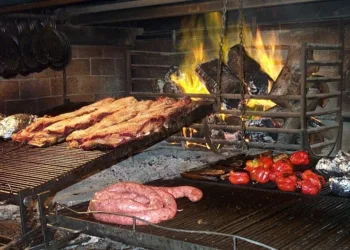 El 70% de los argentinos restringió el asado por la pérdida del poder adquisitivo