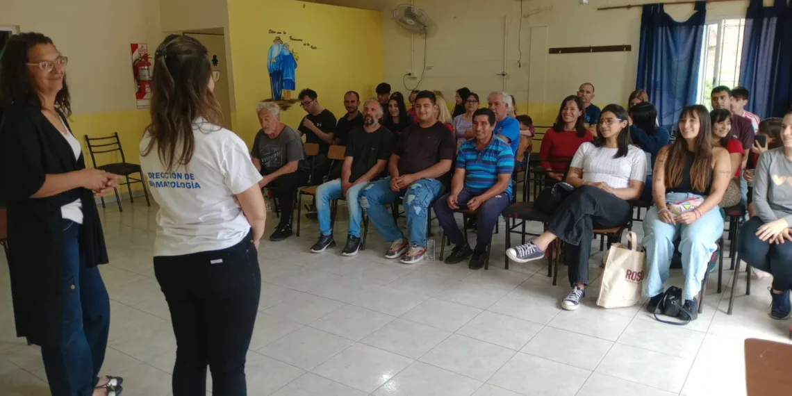 Vecinos de Roca se capacitaron en manipulación segura de alimentos