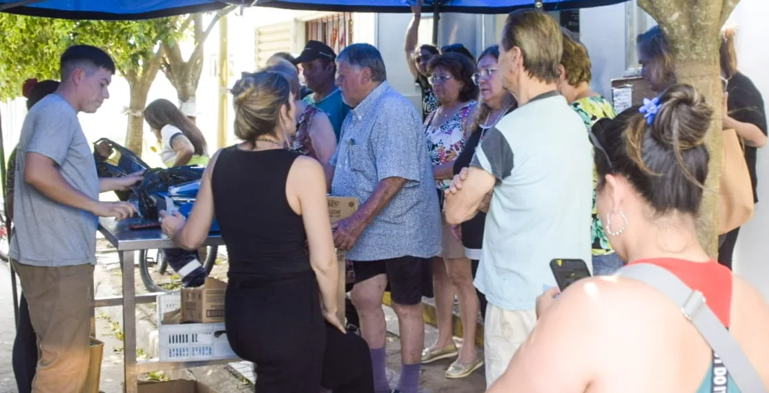 El camión de lácteos y pastas estuvo en Junín