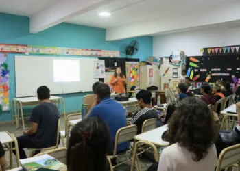 El Club de Emprendedores brindó  una charla informativa a alumnos del CENS 452