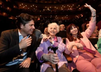 Cristina y Kicillof se mostraron juntos en el aniversario de Abuelas