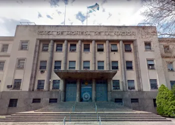 Mondino pagó $1.039 millones para pasaportes a la Casa de Moneda una semana antes de anunciar su cierre