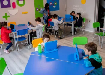 Chicos y chicas de la Escuela de Robótica disfrutan de los desafíos de la Olimpiada “Matific”