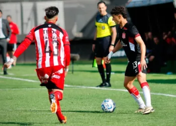 Estudiantes y Barracas Central abrieron la fecha con un empate por la Liga Profesional
