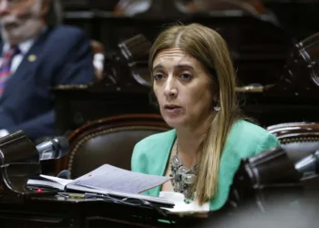 Tavela: “El presupuesto busca maquillar lo que es un evidente ajuste al sistema educativo”