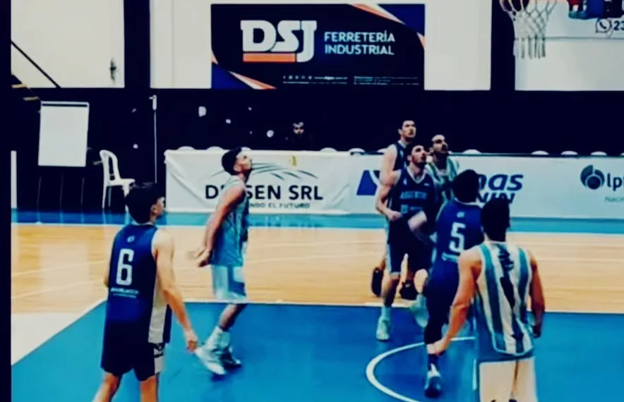 Argentino está en semifinales del básquet local
