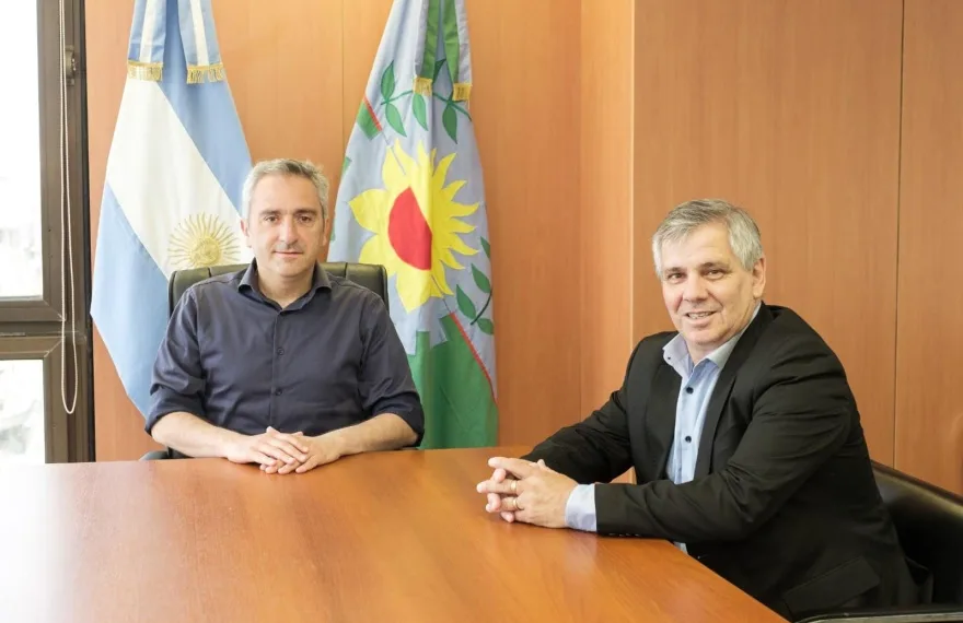 Britos se reunió con Larroque, para  abordar la situación social del Distrito