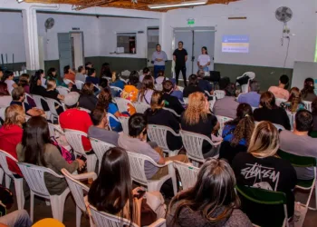 El municipio continúa capacitando a más vecinos sobre manipulación segura de alimentos