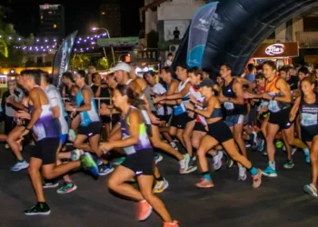 Hoy, por las calles de Junín, se realiza una competencia de atletismo