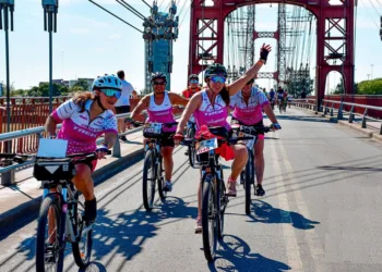 Ciclistas juninenses cruzaron el túnel subfluvial Santa Fe-Paraná