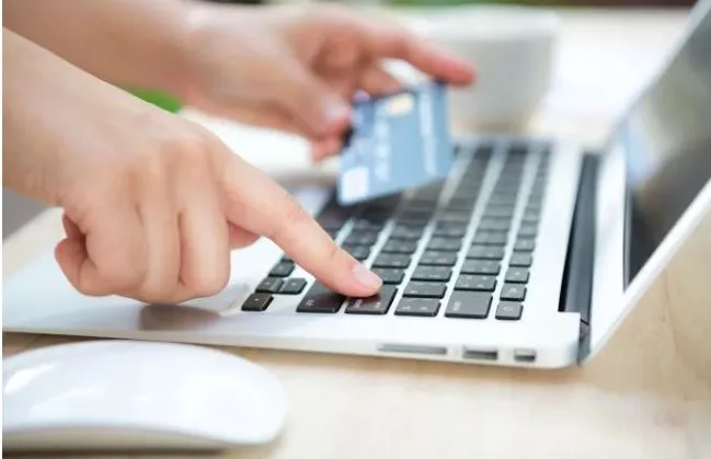 Más de 1.000 empresas y marcas ofrecen descuentos del 50% y 18 cuotas sin interés