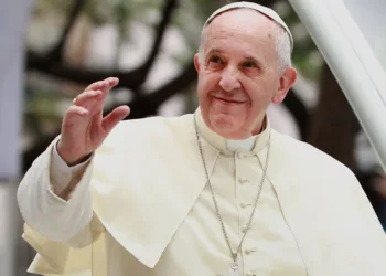 El Papa pidió “mirar más allá de los particularismos”, tras el retiro de la delegación argentina de la cumbre climática