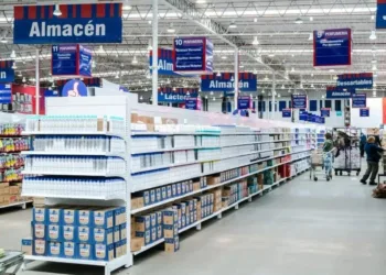 El consumo masivo siguió en retroceso en octubre: caída del 20% en los super