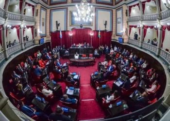 Doble victoria de Kicillof: Senadores aprobó la reforma jubilatoria del BAPRO y el RIGI bonaerense