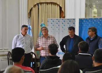 Rodríguez y Barenghi firmaron la adhesión de Bragado a la 4ta. etapa del Plan de Caminos Rurales