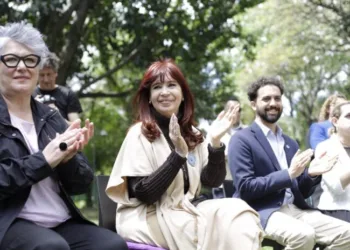 Cristina Fernández se volvió a mostrar en el conurbano en “modo candidata”
