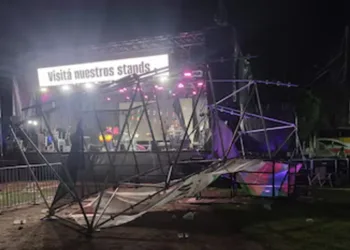 Horror en la Fiesta Nacional de la Música: una mujer murió tras el derrumbe de un escenario debido a los fuertes vientos