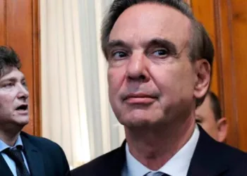 La oposición pide una sesión especial para intentar limitarle a Milei el uso de los DNU