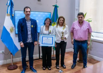 Luchemos por la Vida reconoció a Estrellas Amarillas de Junín por su labor de concientización