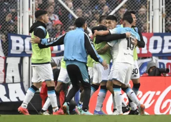 Racing y un triunfo agónico ante San Lorenzo para seguir prendido en el campeonato