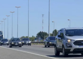 Comenzó el Feriado XL: Más de 1400 autos por hora circulan hacia la costa atlántica