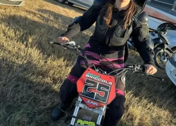 Jennifer Briccola, la única mujer que maneja en las pistas del Junín Moto Club