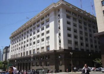 Caputo anunció que en octubre hubo un superávit financiero de $ 523.000 millones