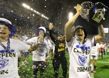 Vélez no para y va rumbo a la última parada del año: el Trofeo de Campeones