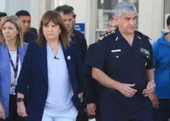 El jefe de la Policía Federal usó un avión de la fuerza para llevar a familiares a su casamiento en Corrientes