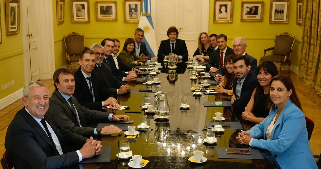 Milei ratificó que impulsará la «ficha limpia» en la reunión con los diputados