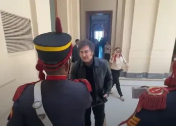 Javier Milei almorzó con el Escuadrón Ayacucho de granaderos: abrazos, emoción y música