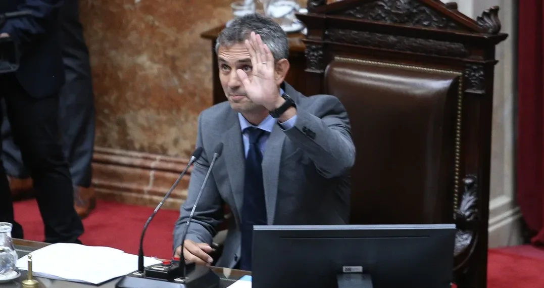 Martín Menem: “Para tristeza de los mismos de siempre, bajó la deuda pública”