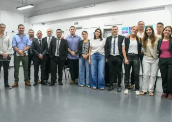 Agentes penitenciarios egresaron en la primera cohorte de oficiales de la licenciatura en Gestión Penitenciaria de la UNLP