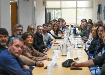 Provincia recibe a los estatales  para empezar a negociar los salarios