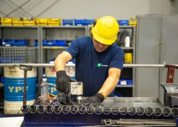 Pymes: la actividad manufacturera cayó 3,7% anual en noviembre, -13,6% en lo que va de 2024