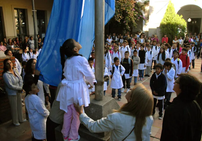 Calendario escolar 2025: todas las fechas de inicio, receso de invierno y cierre de clases por provincia
