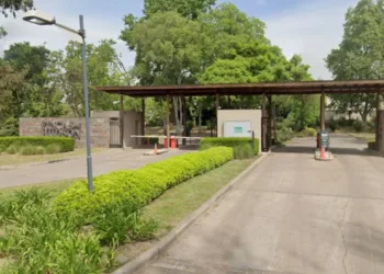 Murió el chico de 14 años que mató a balazos a su padre en un country de Hudson