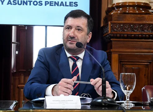 La Justicia allanó el despacho de Kueider y rechazó un pedido para ser restituido a su banca