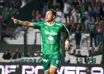 Sarmiento se despidió de su gente con un empate