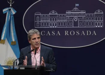 Caputo justificó la quita de medicamentos: “Sólo el 11% de los jubilados son pobres”
