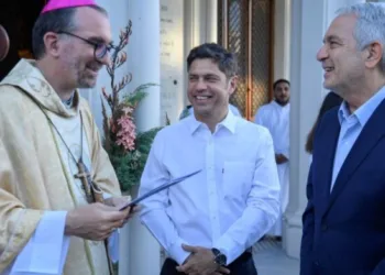Kicillof participó de la asunción del nuevo arzobispo de La Plata, monseñor Carrara