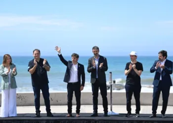 Kicillof encabezó en Miramar el lanzamiento del Operativo de Sol a Sol