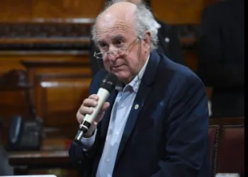 Oscar Parrilli: «Edgardo Kueider adhirió con bombos y platillos a las políticas de Milei, es de ellos»