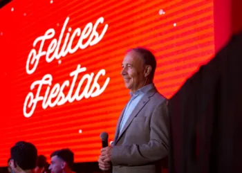 Naldo celebró su gran 2024 con el horizonte en las 100 sucursales