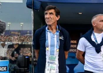 Gustavo Costas confesó que le molesta la situación institucional de Independiente: “Después se dice que hay que poner las Sociedades Anónimas Deportivas”