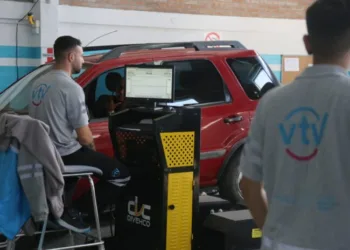 El Gobierno busca que la VTV se haga en el mismo lugar que el service del auto